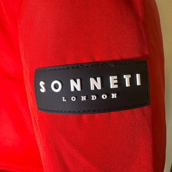 Sonneti London Red Puffer Jacket - size medium - Picture 3 of 6